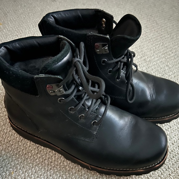 Ugg Winter Boots in Black size 9 men’s - Picture 1 of 6